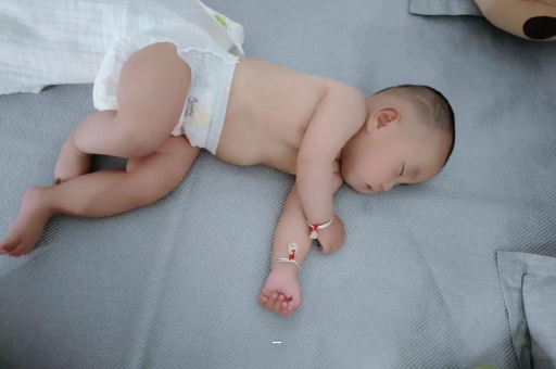 贵州孕妇肚脐周围发青
